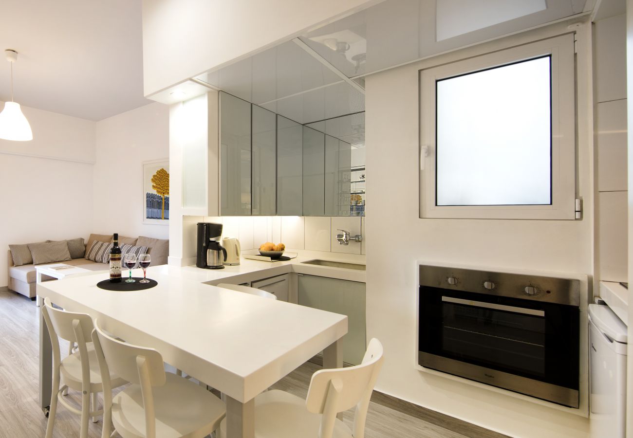 Apartment in Athens - Artistic apartment in the middle of everything 