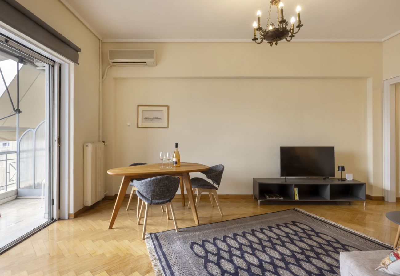 Apartment in Athens - An aristocratic 1 BR in the heart of Athens.