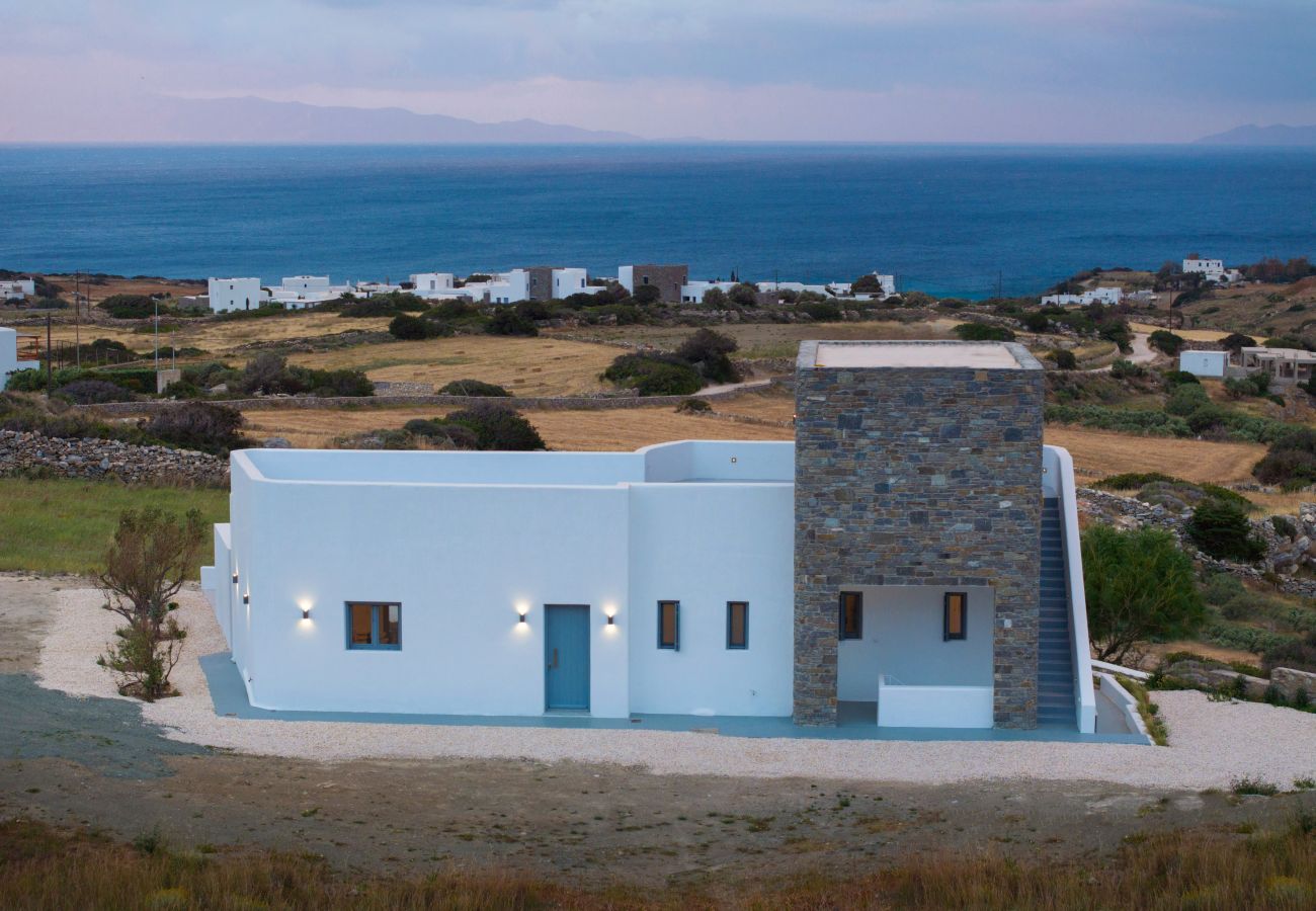 Villa in Aspro Chorio - Poolside Panorama: Coastal Luxury & Vistas