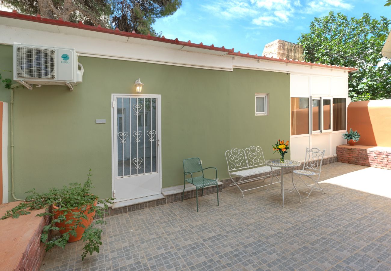 Apartment in Athens - Cosy Garden Studio in central location