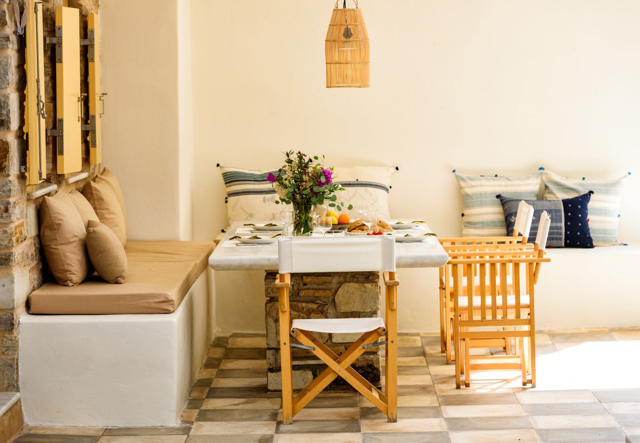 Villa in Naousa - A Luxurious Vineyard Retreat in Paros