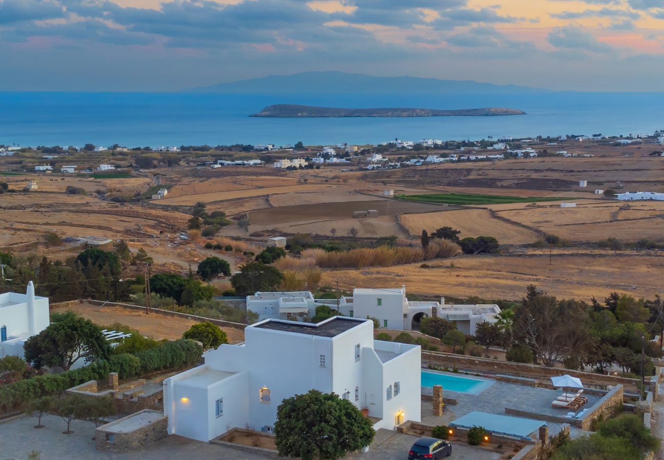 Villa in Tzanes - Soho Villa in Paros