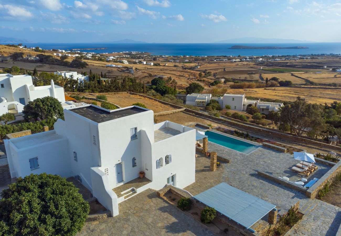 Villa in Tzanes - Soho Villa in Paros