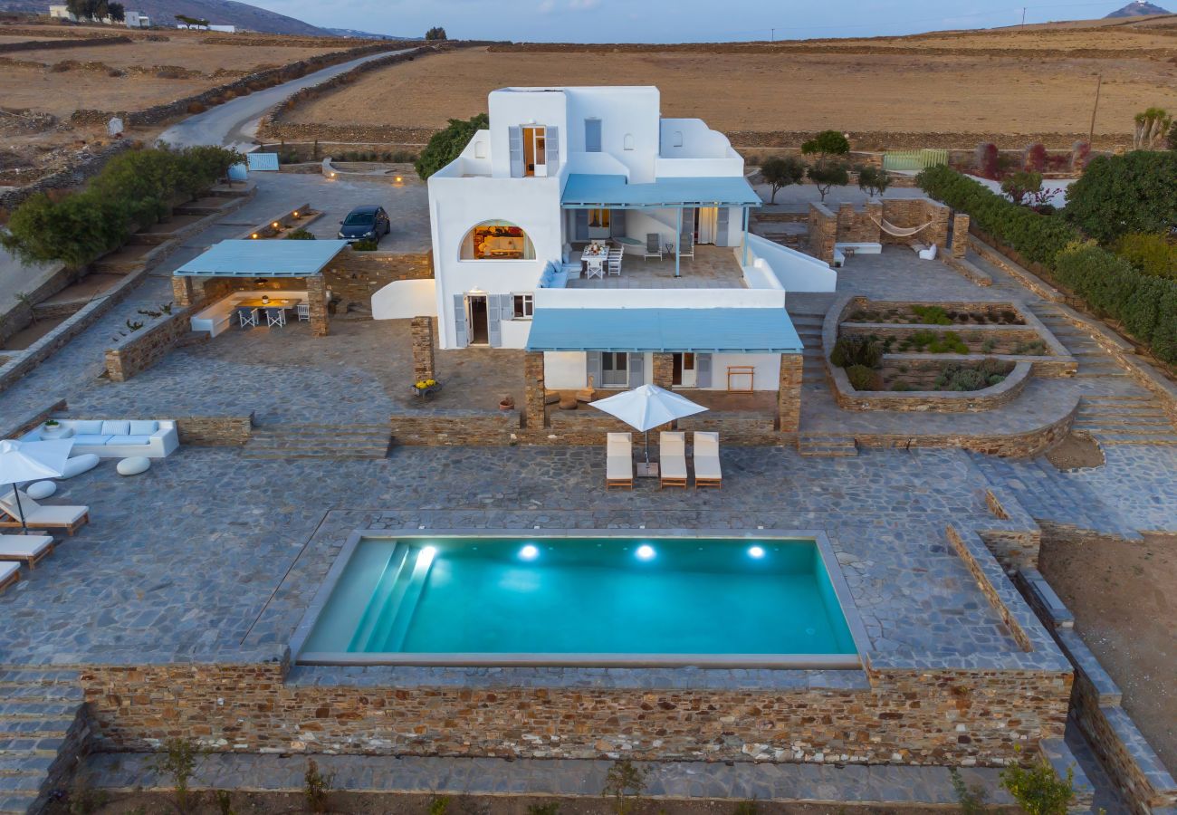 Villa in Tzanes - Soho Villa in Paros