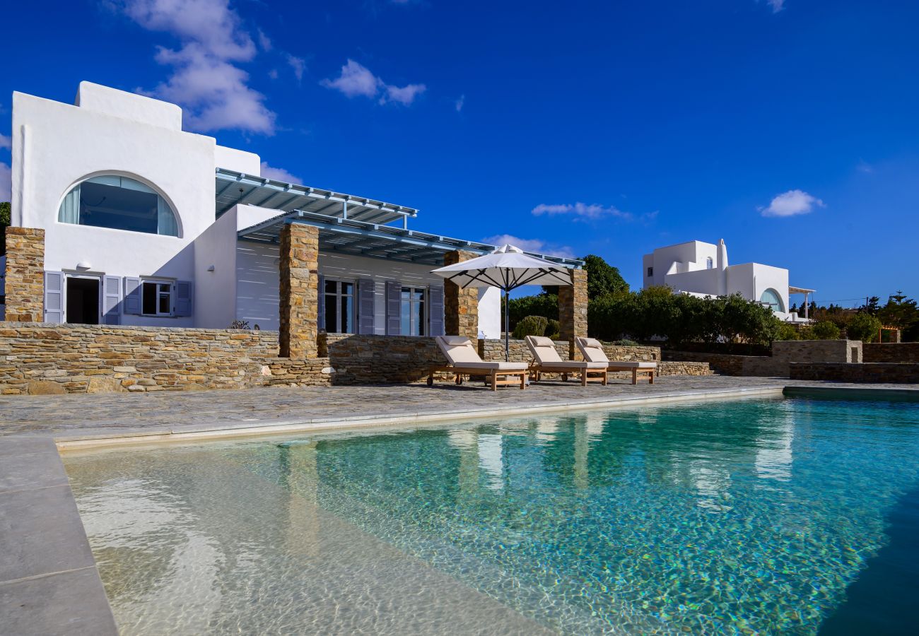 Villa in Tzanes - Soho Villa in Paros