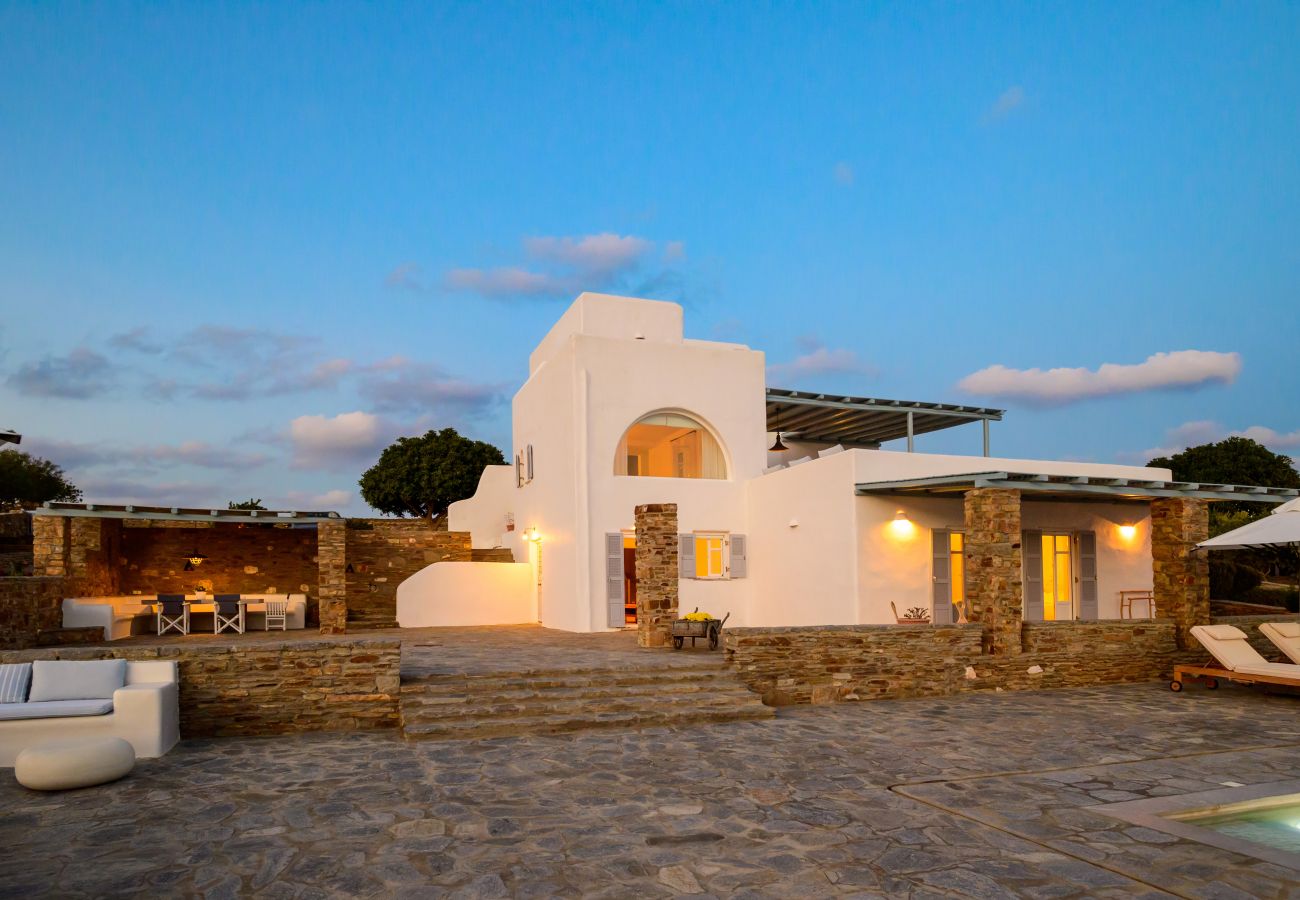 Villa in Tzanes - Soho Villa in Paros