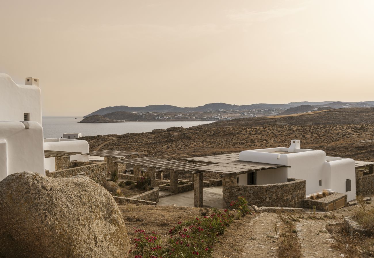 Villa in Mykonos - Seafront 9BDR Serenity in Mykonos