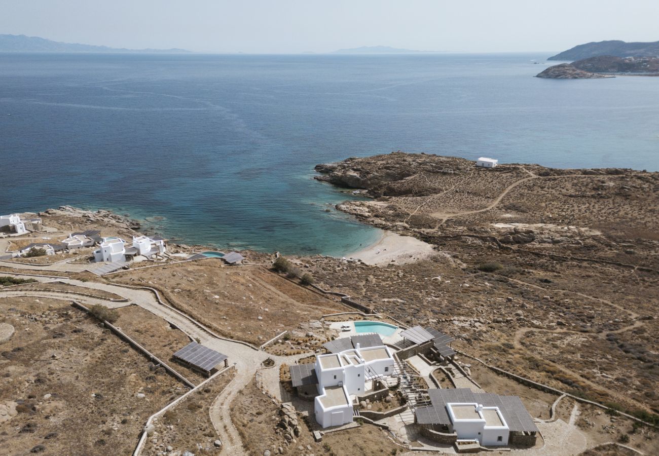 Villa in Mykonos - Seafront 9BDR Serenity in Mykonos