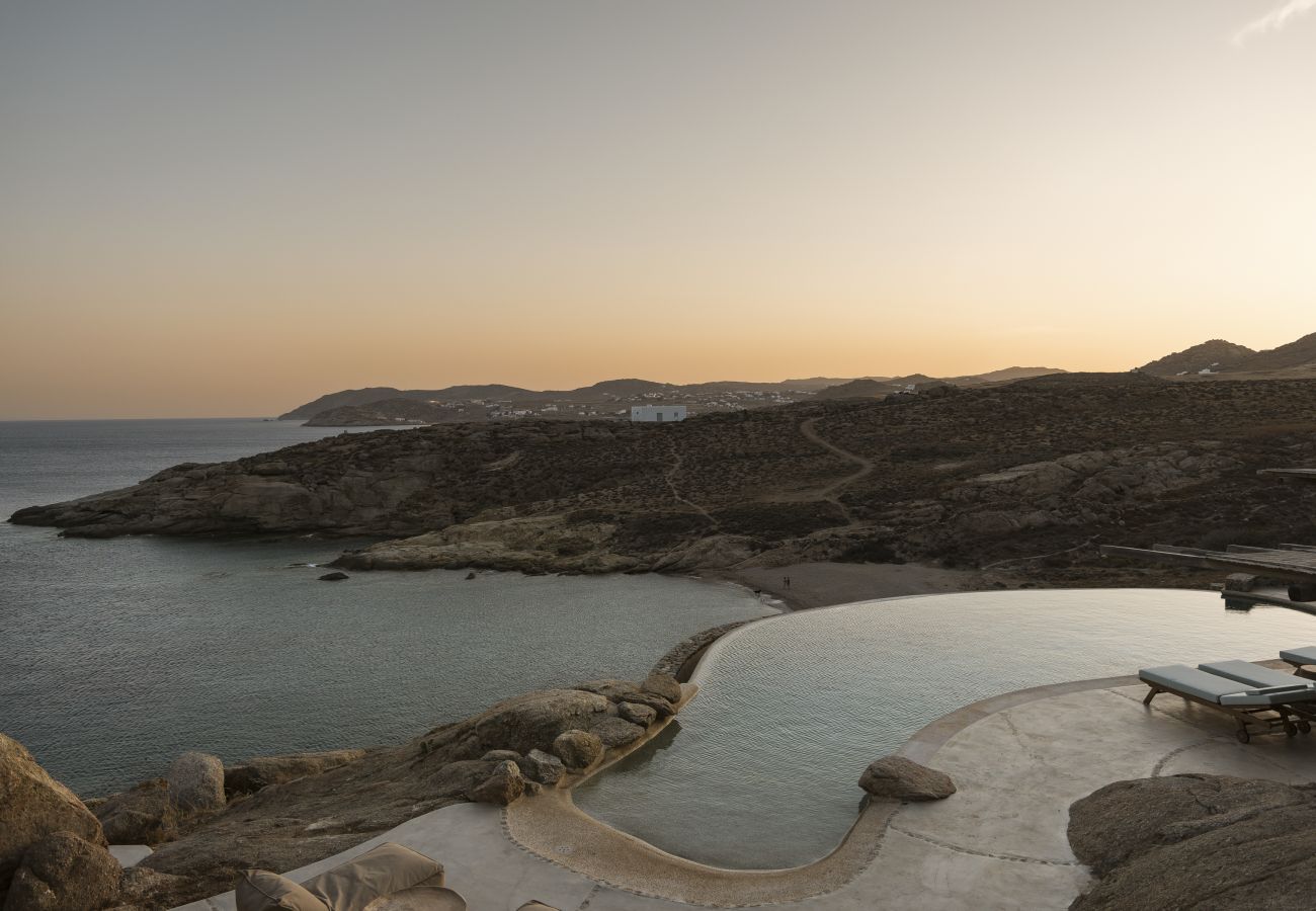 Villa in Mykonos - Luxury 5BDR Retreat in Mykonos